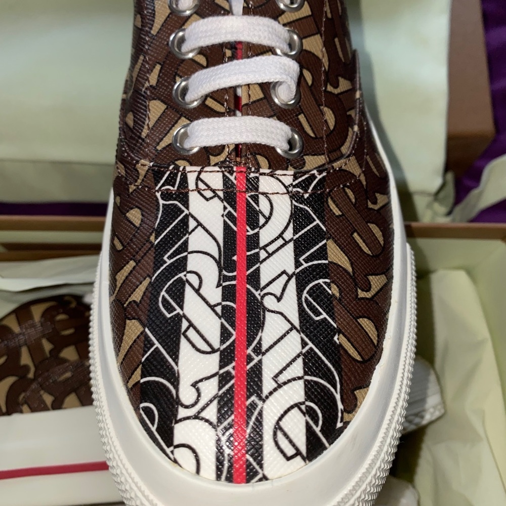 Burberry sneakers